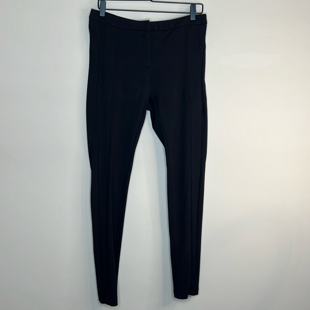 The Savile Row Co. London Women’s Black fitted ponte style pants. Size 10